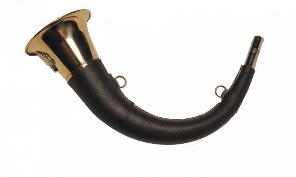 горн охотничий (кожаная отделка) 45 см, изогнутый, круглый(24 шт/уп)